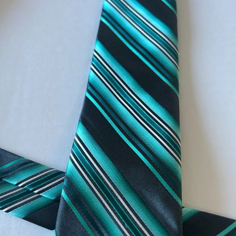 Apt 9 men's tie, shades of blacks and teals